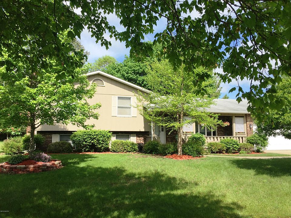 1st image of 712 Novak Ln