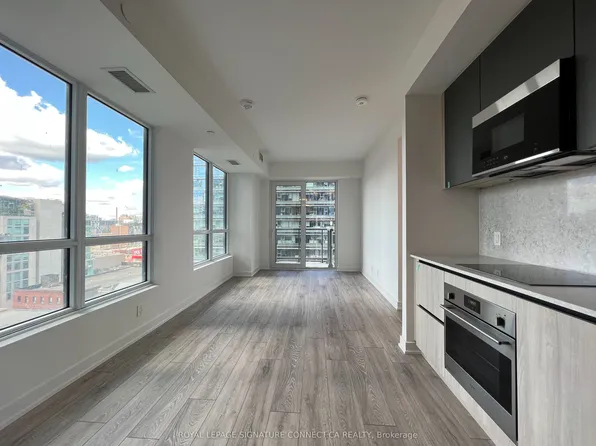 108 Peter St, Toronto, ON