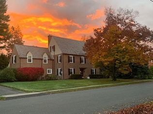 6 Norwood Rd, West Hartford, CT 06117