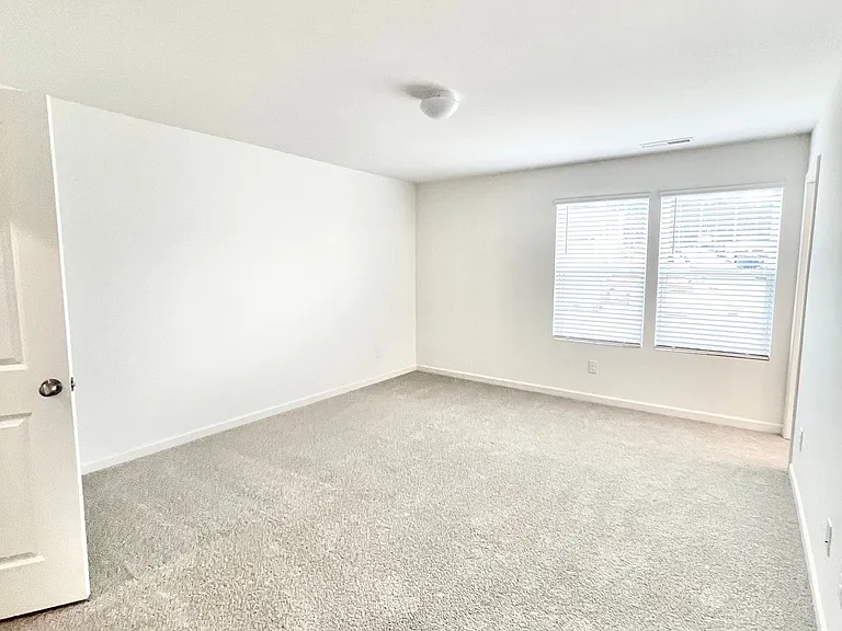 117 Lorcan Ln — Photo 12
