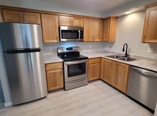 345 W Bolz Rd APT C, Phoenix, OR 97535