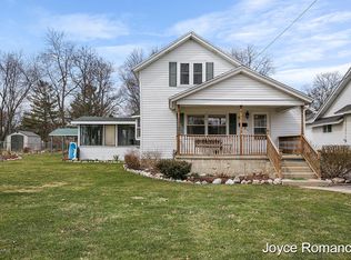 155 S State St, Sparta, MI 49345