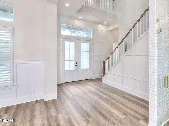 2nd image of 182 Aspen Way