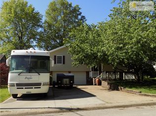 504 SW Westminister Rd, Blue Springs, MO 64014