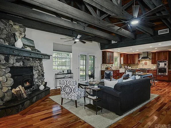 745 N Stage Coach Ln, Fallbrook, CA 92028