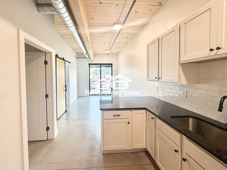 2701 Ingersoll Ave #204 — Photo 7