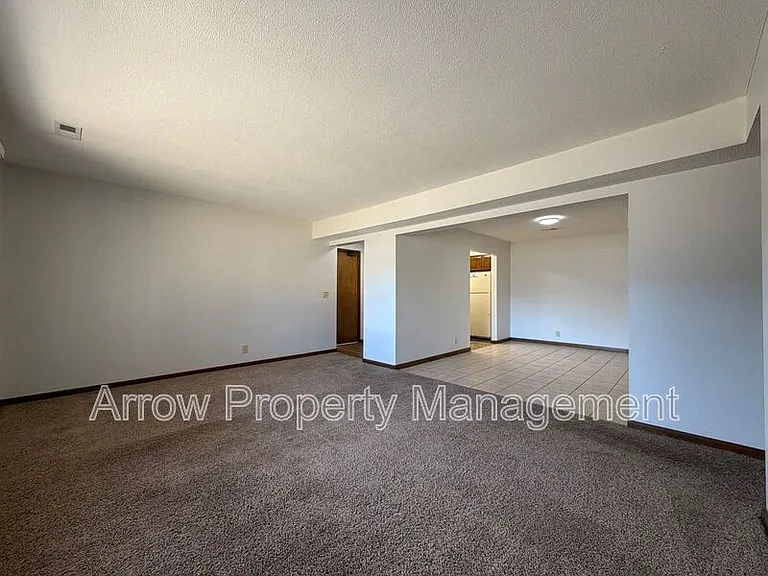 3831 S 46th St #1 — Photo 3