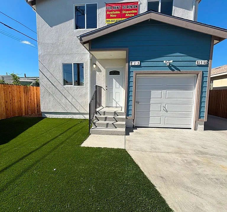 815 E 111th Pl
