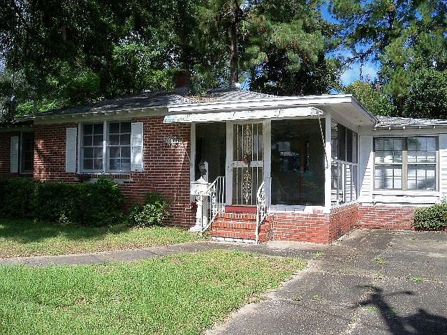 1st image of 1512 River Hills Cir W
