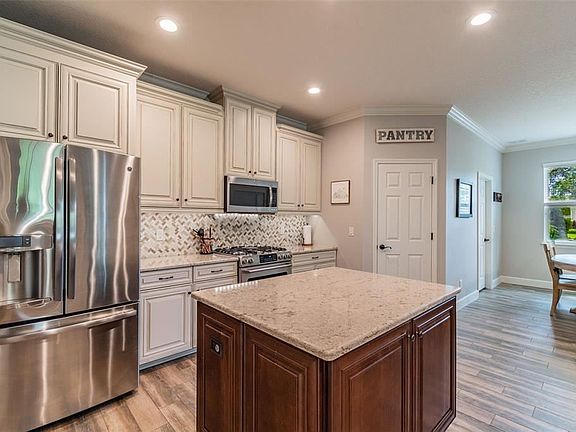 2nd image of 2345 Arboretum Dr