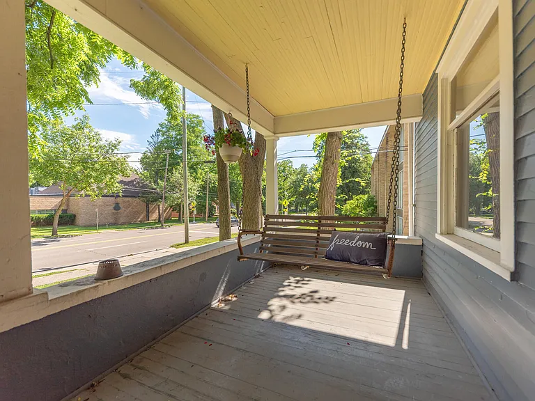 1123 W Huron St — Photo 5