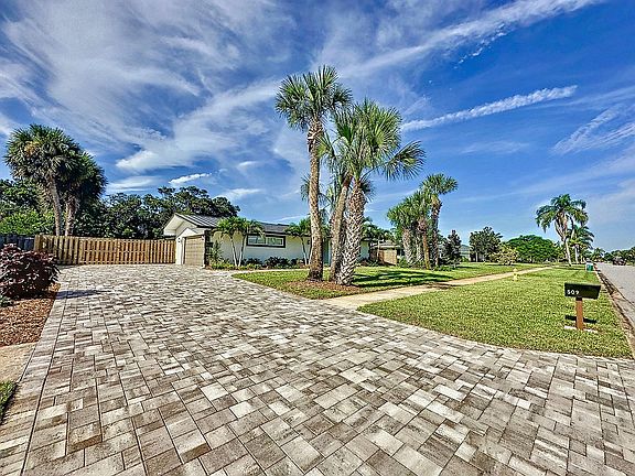 Beautiful new sealed pavers