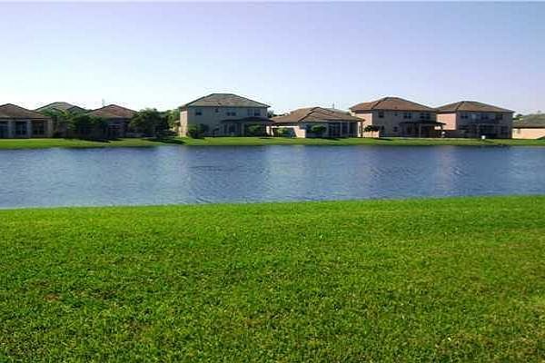 Home For Sale In Briar Bay