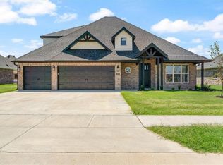 893 Ardiano Ave, Tontitown, AR 72762