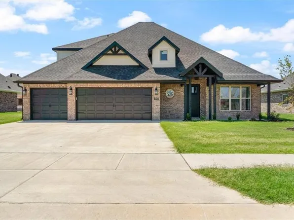 893 Ardiano Ave, Tontitown, AR 72762