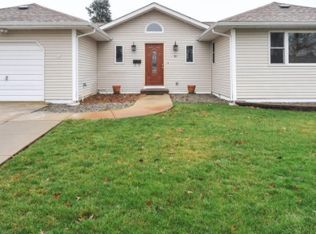 10 Leeward St, Toms River, NJ 08757
