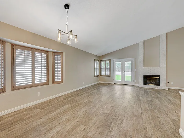 272 Comfort Dr — Photo 9