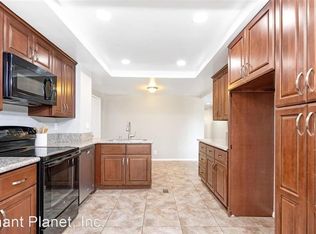 6672 Reservoir Ln, San Diego, CA 92115