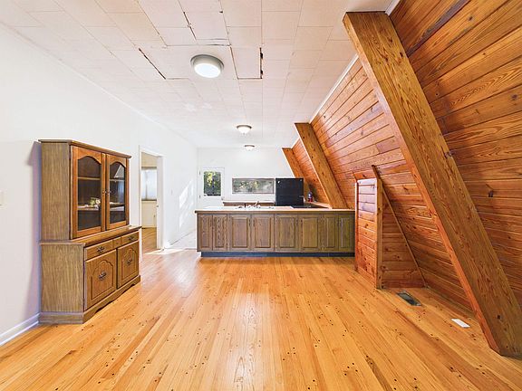 4th image of 248 Gideon Rd