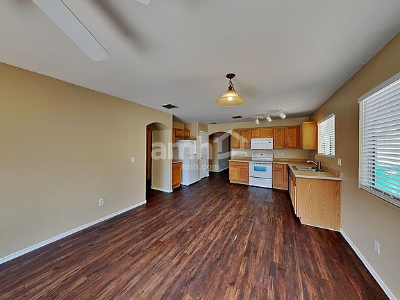 4th image of 655 W Cholla Crest Dr