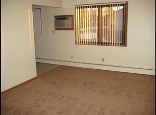 591 County Road B W APT 9, Roseville, MN 55113