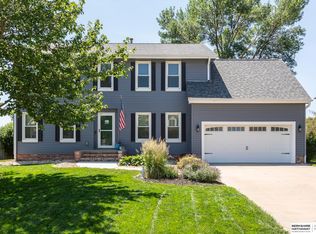 445 Brentwood Dr, Gretna, NE 68028