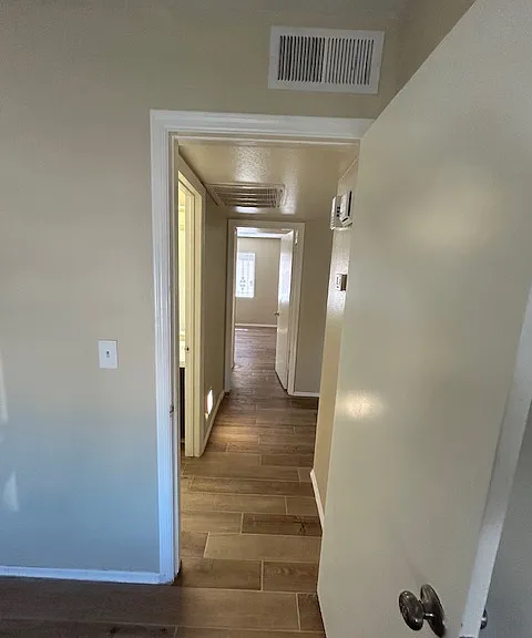 1059 E Sequoia Dr — Photo 4