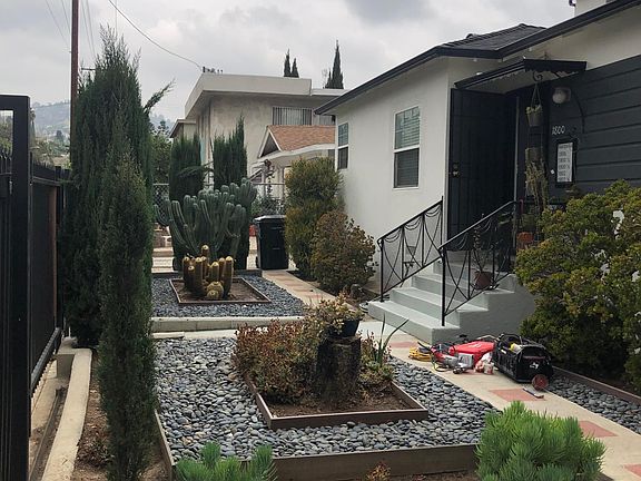2nd image of 1800 N Mariposa Ave #1802