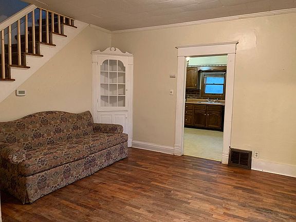 3rd image of 2812 Felix St