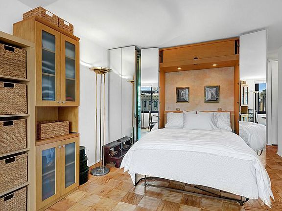 3rd image of 2021 Broadway #16G