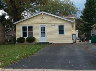 1402 N Oak Ave, Round Lake Beach, IL