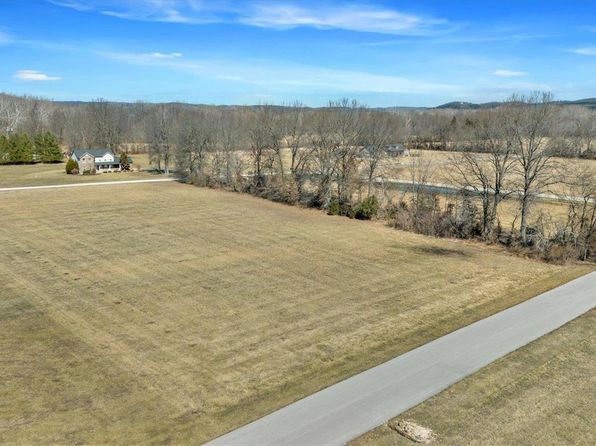 8518 Sagamore Dr, Cedar Hill, MO 63016