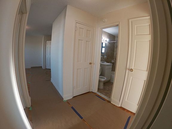 4th image of 20-12 24th St #2B