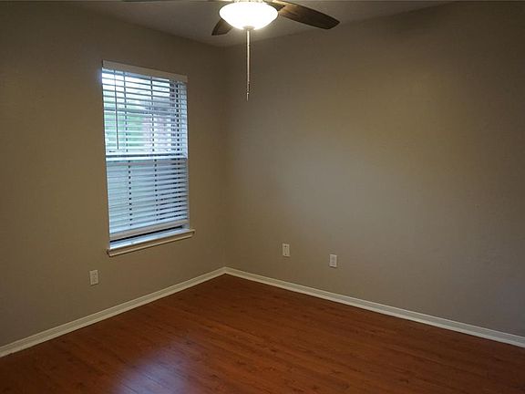 5th image of 15834 Constitution Ln