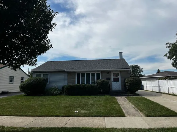 104 N Warrington Rd, Des Plaines, IL 60016