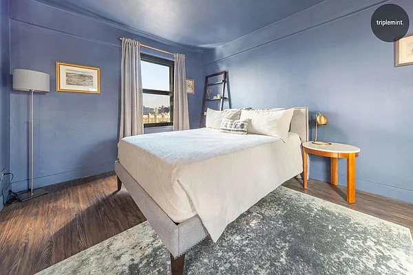 Sold by Triplemint | media 20