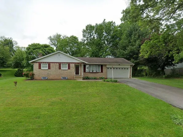 12 Greenbriar Dr, Jacobus, PA 17407