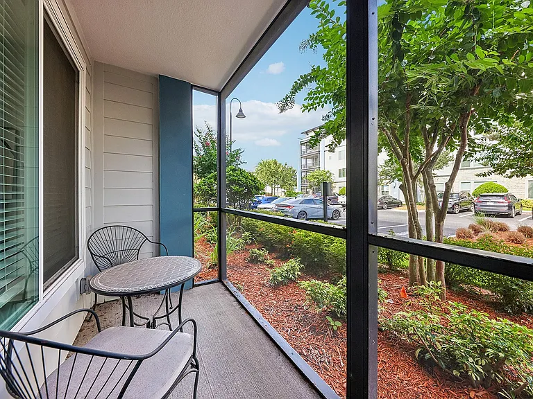 Screened in porch and deck spaces