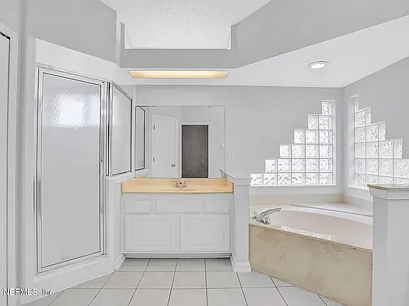 353 Maplewood Dr — Photo 29