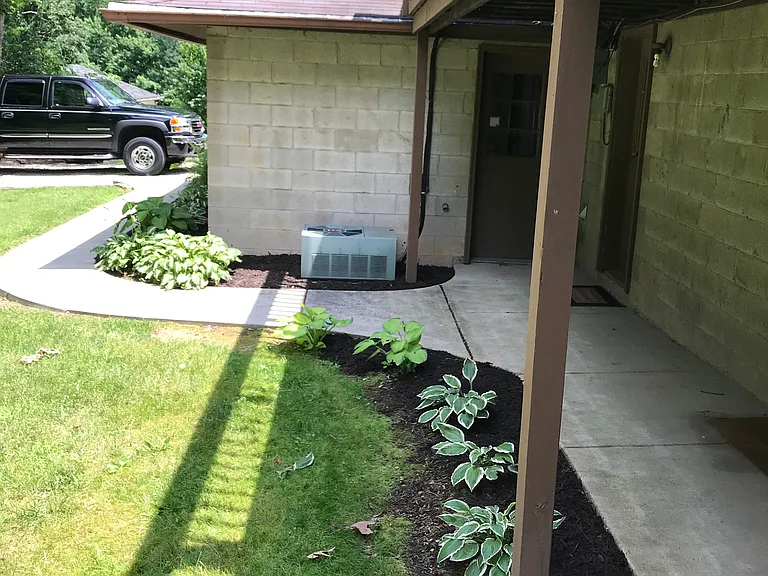 469 E Comet Rd — Photo 2