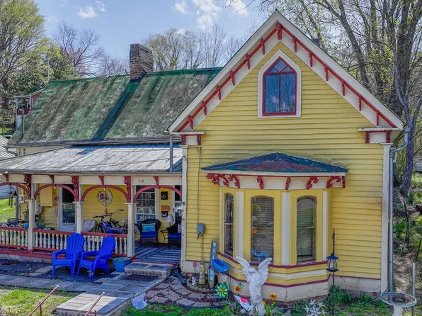 213 W Woodrow Ave, Jonesborough, TN 37659