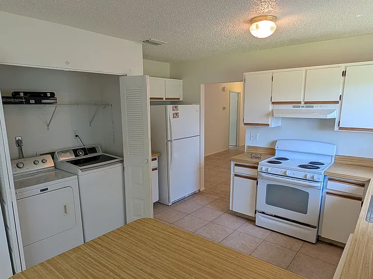 1257 Lamplighter Dr NW — Photo 2