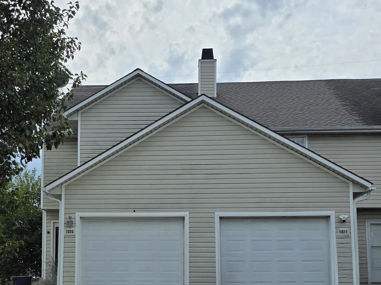 2 bed, 2.5 bath, 1384 sqft, $1,350 — Photo 1
