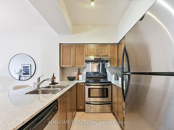 5th image of 763 Bay St #4505