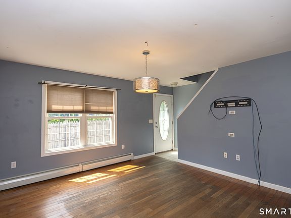3rd image of 10 Russell Avenue