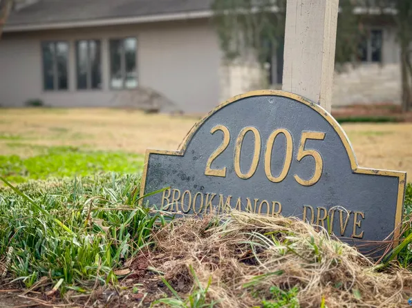 2005 Brookmanor Dr SE, Decatur, AL 35601