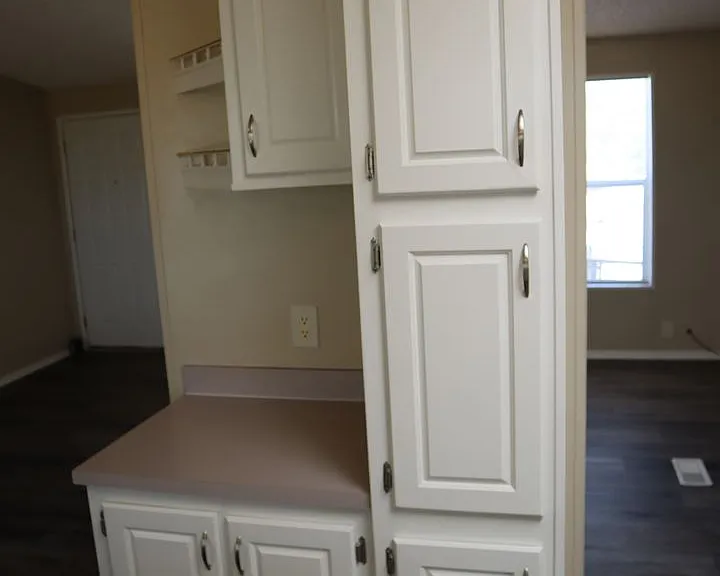 545 N Sabin St — Photo 9