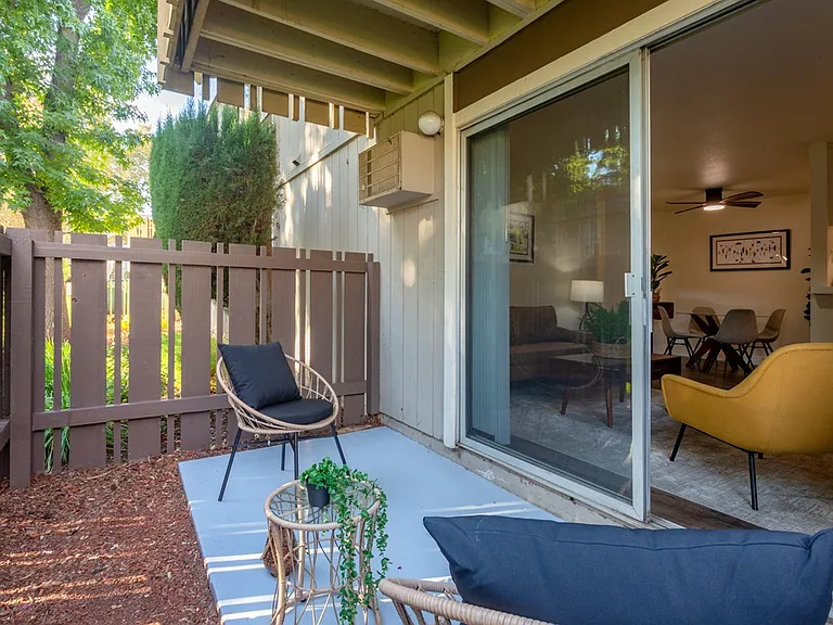 Almaden Terrace — Photo 9