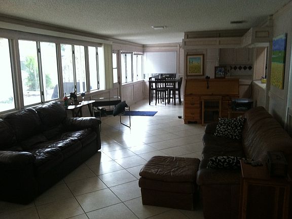 Family Room 39 x 13