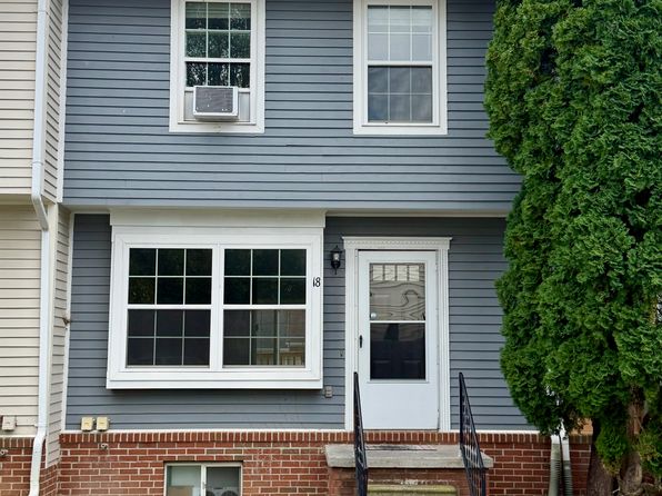 18 Mallard Ct #1